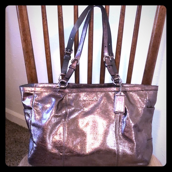 Silver Gallery Tote - Picture 1 of 8